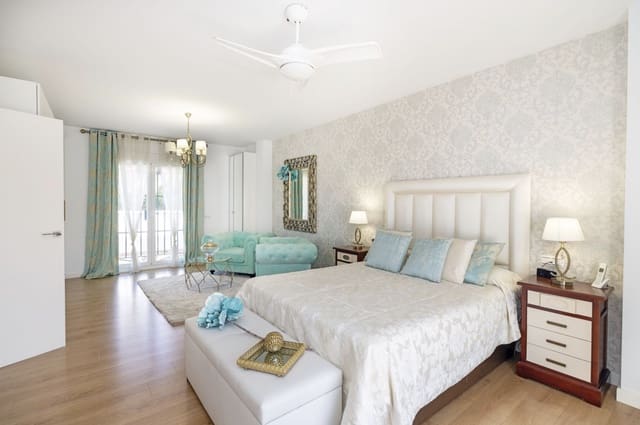 5 chambre Maison de Ville à vendre à San Pedro de Alcantara, Marbella avec garage - 885 000 € (Ref: 9330486)