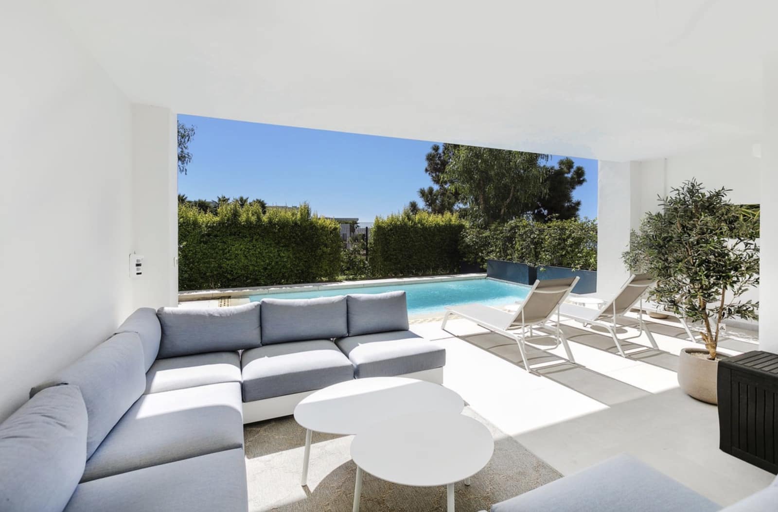 3 bedroom Townhouse for sale in Marbella with pool garage - € 1,400,000 (Ref: 9330487)