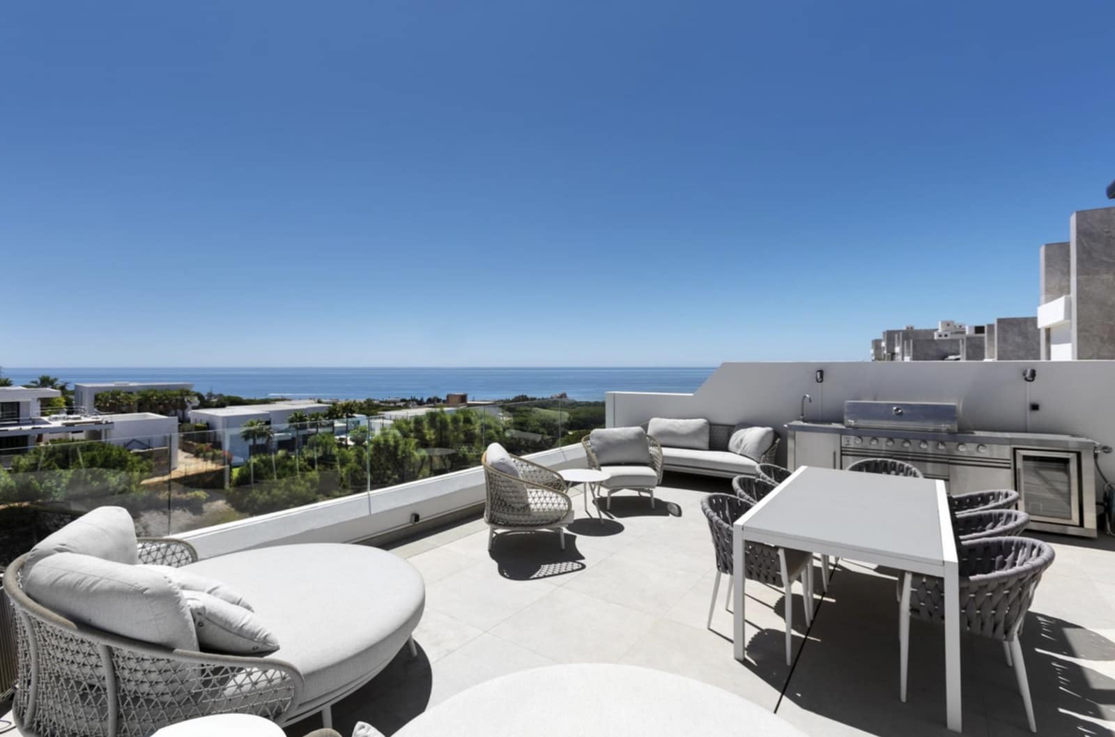 3 bedroom Townhouse for sale in Marbella with pool garage - € 1,400,000 (Ref: 9330487)