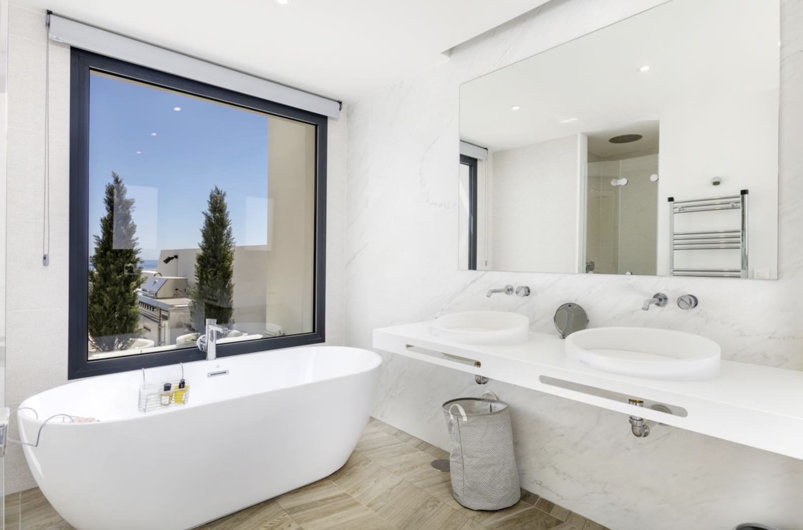 3 bedroom Townhouse for sale in Marbella with pool garage - € 1,400,000 (Ref: 9330487)