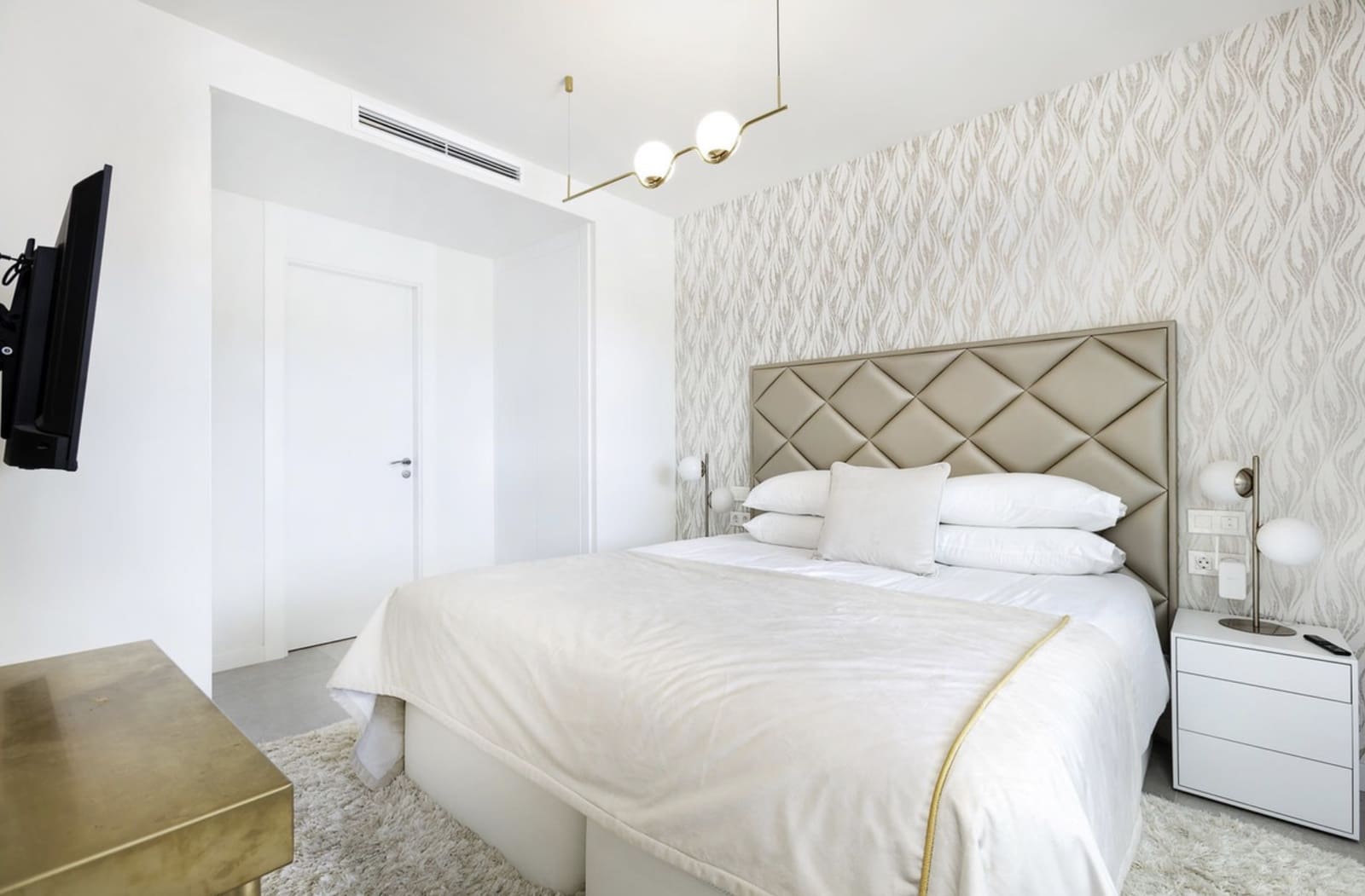 3 bedroom Townhouse for sale in Marbella with pool garage - € 1,400,000 (Ref: 9330487)