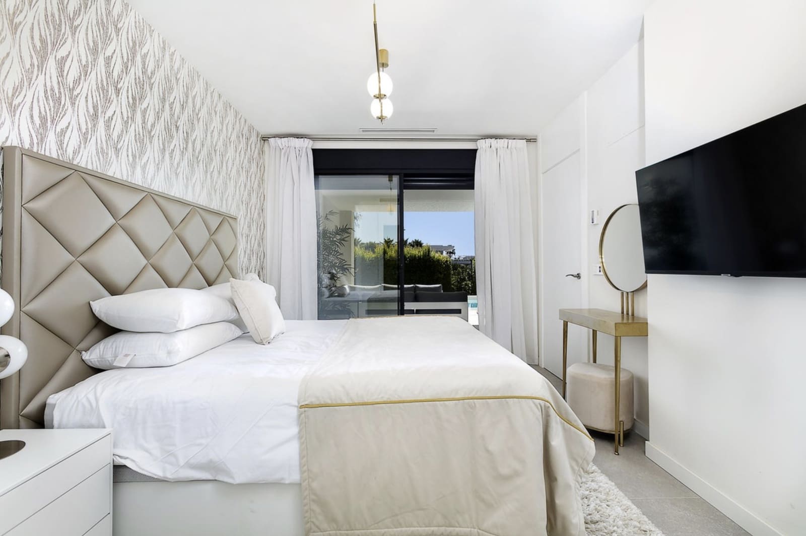 3 bedroom Townhouse for sale in Marbella with pool garage - € 1,400,000 (Ref: 9330487)