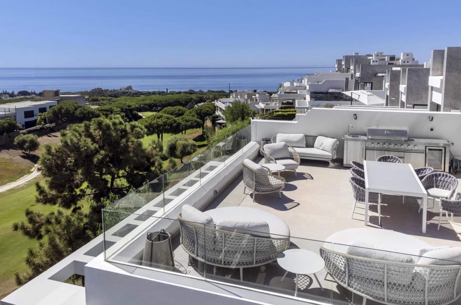 3 bedroom Townhouse for sale in Marbella with pool garage - € 1,400,000 (Ref: 9330487)