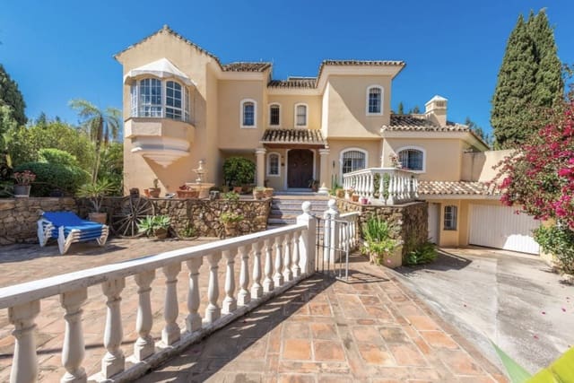 8 makuuhuone Huvila myytävänä paikassa Marbella mukana uima-altaan 
autotalli - 2 100 000 € (Ref: 9330488)