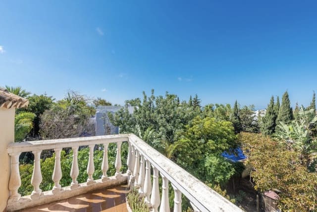 8 makuuhuone Huvila myytävänä paikassa Marbella mukana uima-altaan 
autotalli - 2 100 000 € (Ref: 9330488)