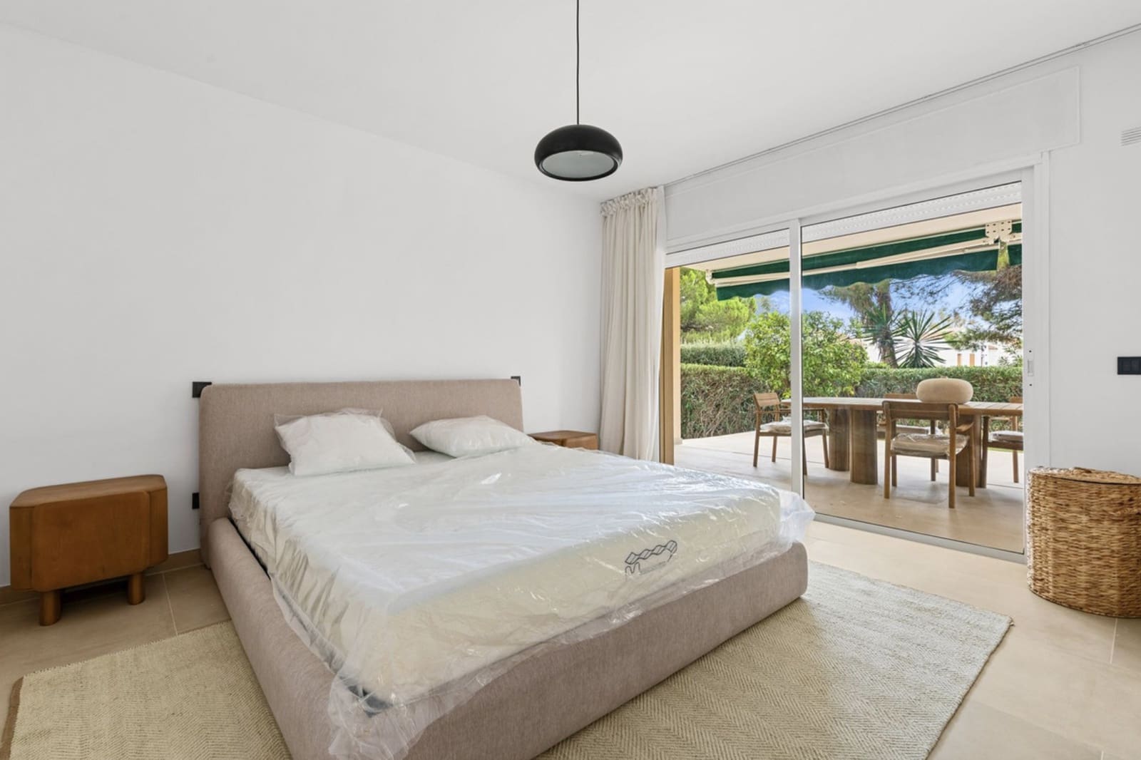 3 sypialnia Apartament na sprzedaż w Marbella z basenem garażem - 725 000 € (Ref: 9330489)