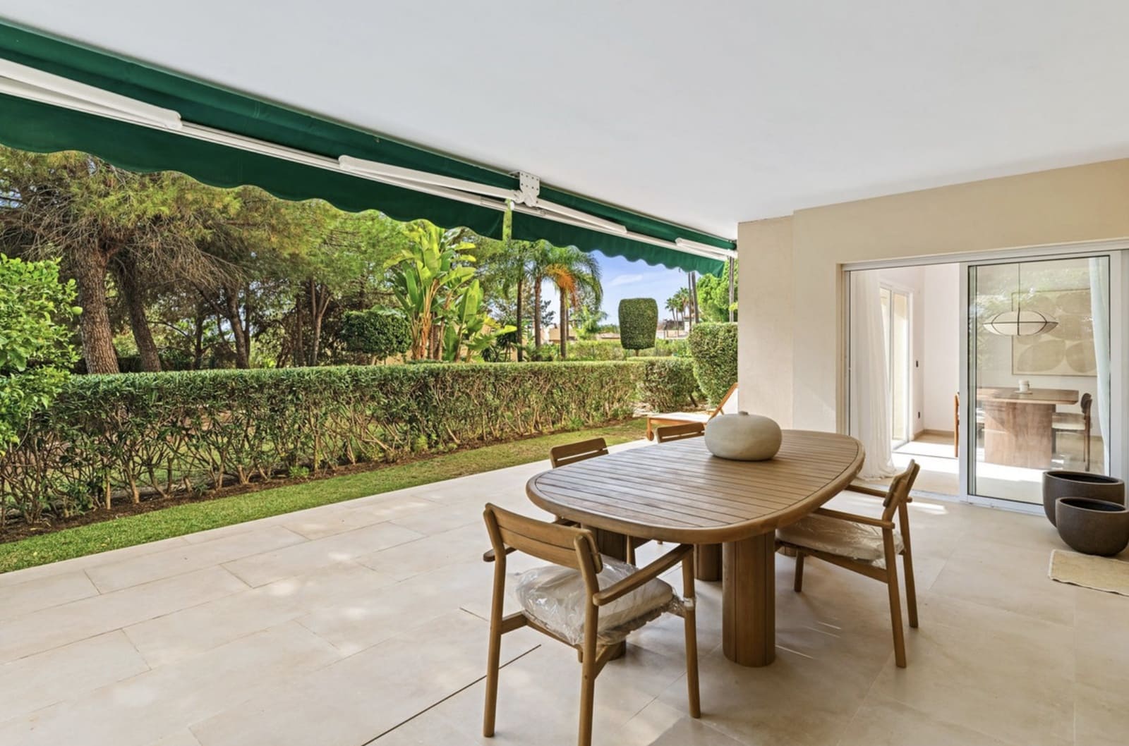 3 sypialnia Apartament na sprzedaż w Marbella z basenem garażem - 725 000 € (Ref: 9330489)
