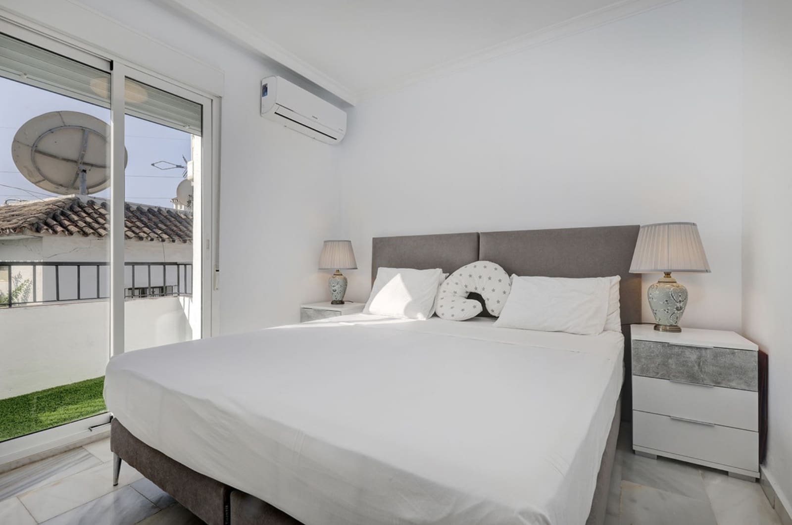 6 sovrum Villa till salu i Marbella med pool garage - 1 500 000 € (Ref: 9330490)