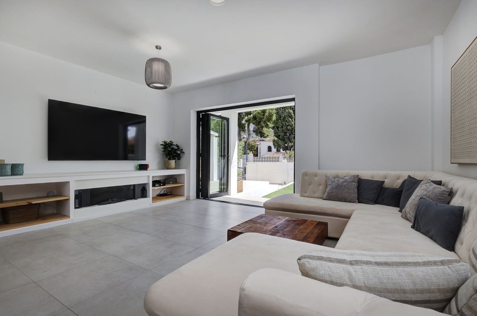 6 sovrum Villa till salu i Marbella med pool garage - 1 500 000 € (Ref: 9330490)