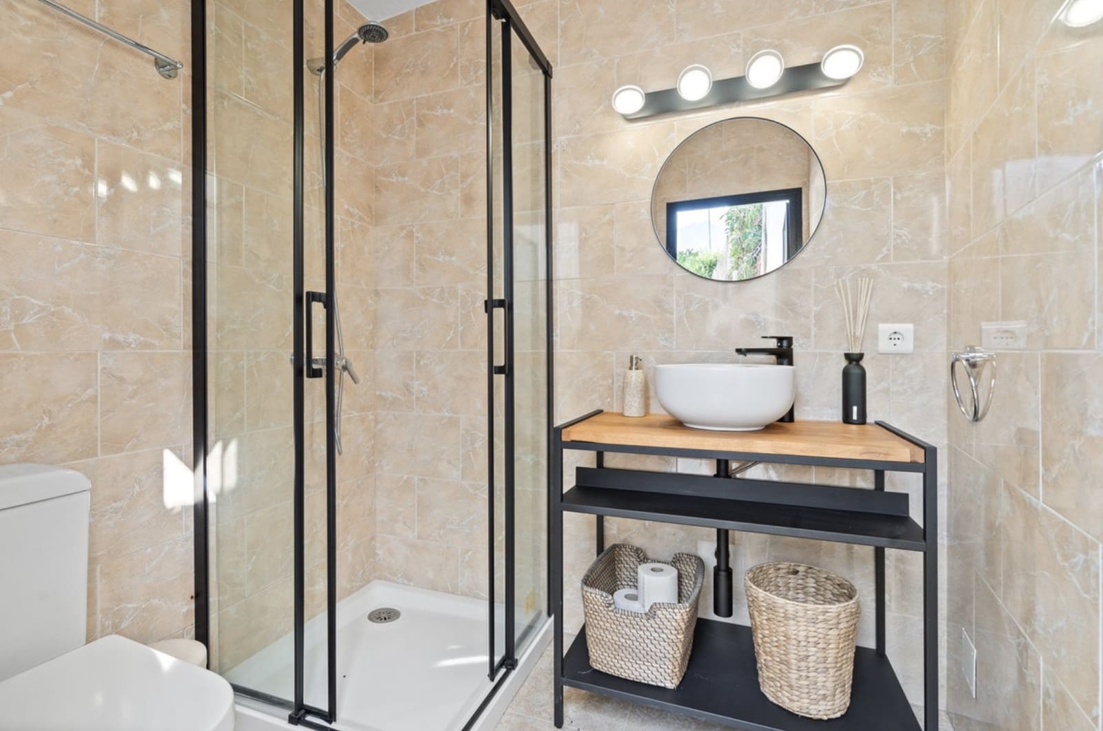 6 sovrum Villa till salu i Marbella med pool garage - 1 500 000 € (Ref: 9330490)