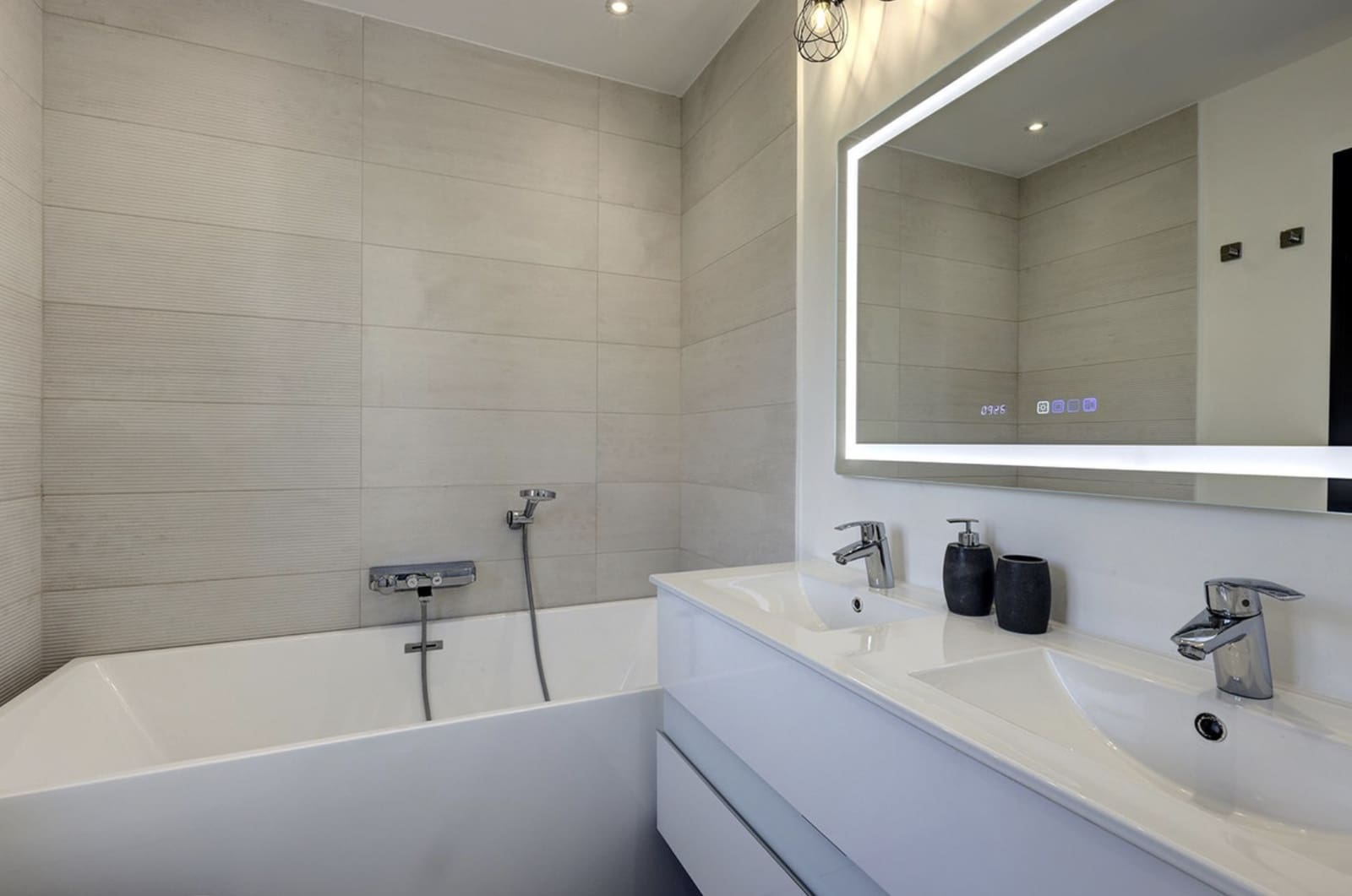 6 sovrum Villa till salu i Marbella med pool garage - 1 500 000 € (Ref: 9330490)