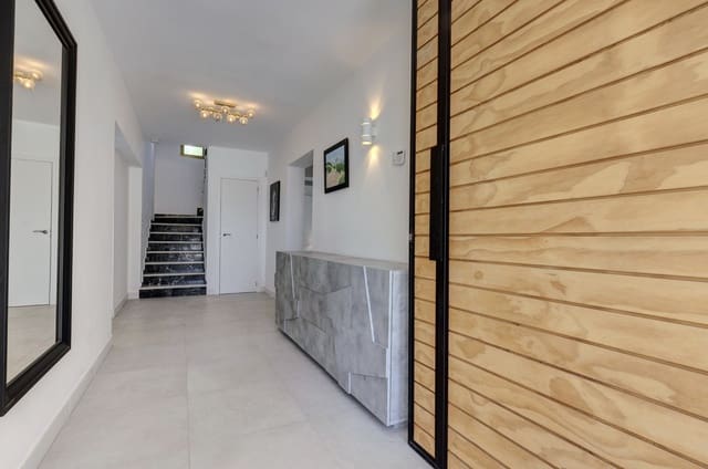 6 sovrum Villa till salu i Marbella med pool garage - 1 500 000 € (Ref: 9330490)