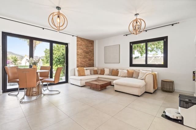 6 sovrum Villa till salu i Marbella med pool garage - 1 500 000 € (Ref: 9330490)