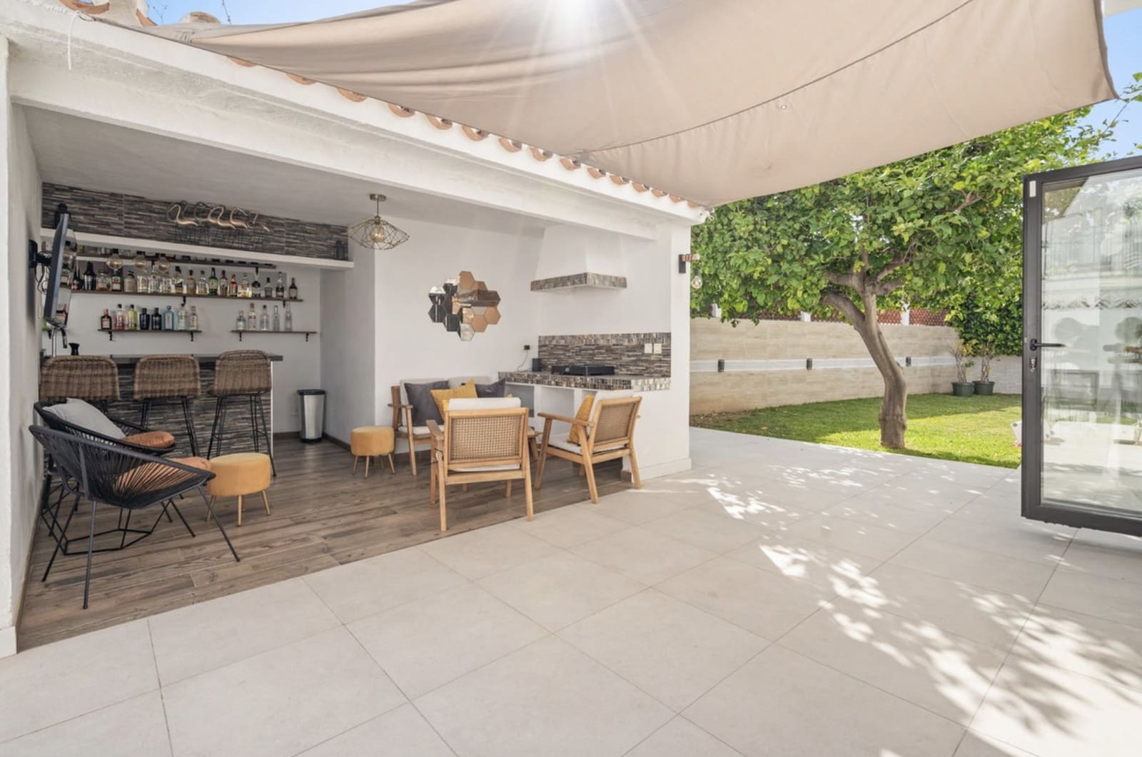 6 sovrum Villa till salu i Marbella med pool garage - 1 500 000 € (Ref: 9330490)