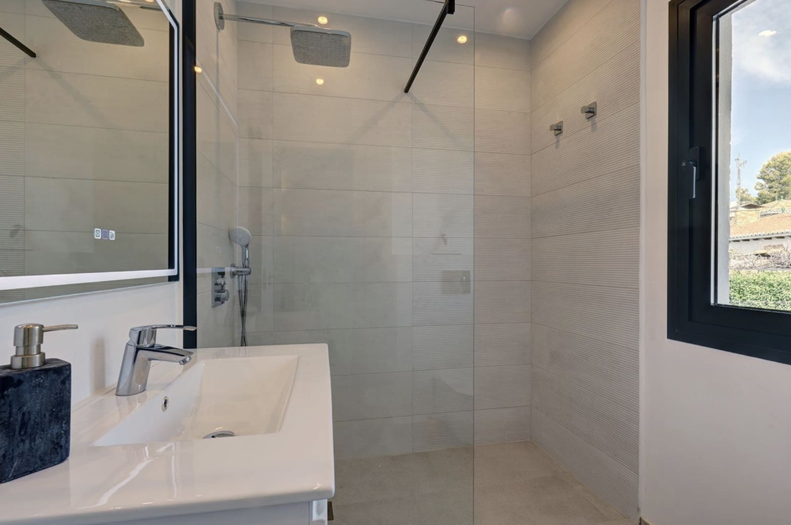 6 sovrum Villa till salu i Marbella med pool garage - 1 500 000 € (Ref: 9330490)