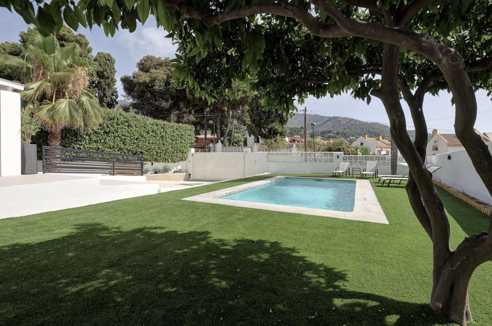 6 sovrum Villa till salu i Marbella med pool garage - 1 500 000 € (Ref: 9330490)