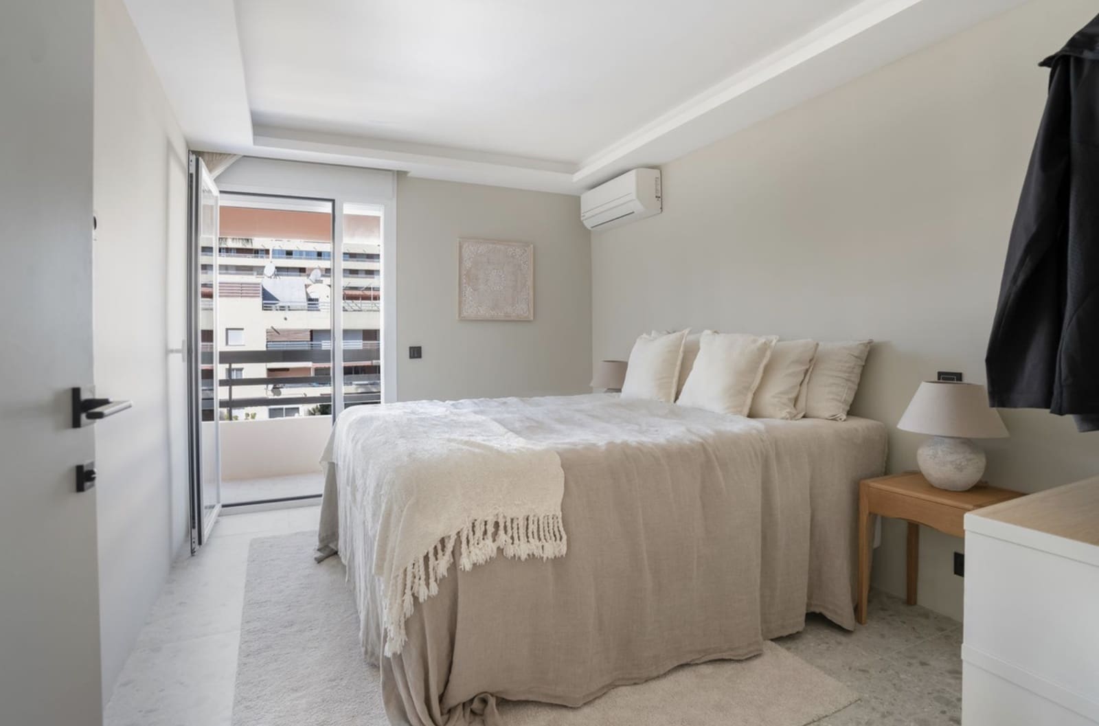 3 sovrum Takvåning till salu i Marbella med pool - 1 695 000 € (Ref: 9330491)