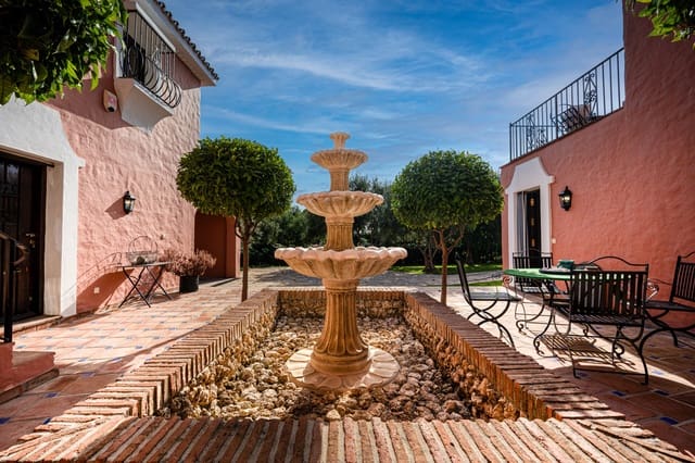 5 soverom Villa til salgs i Nueva Andalucia, Marbella med garasje - € 2 495 000 (Ref: 9334607)