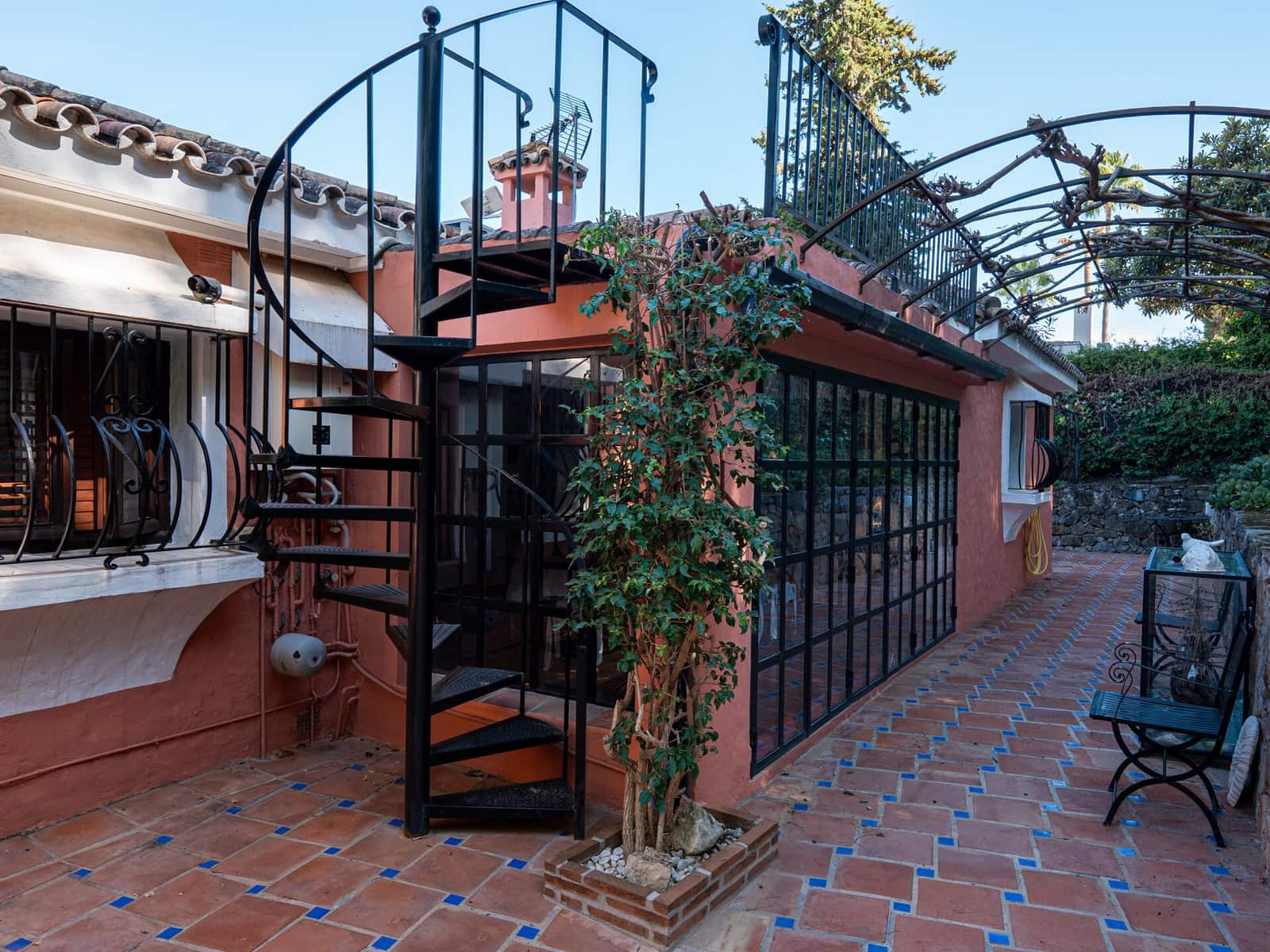 5 soverom Villa til salgs i Nueva Andalucia med garasje - € 2 495 000 (Ref: 9334607)