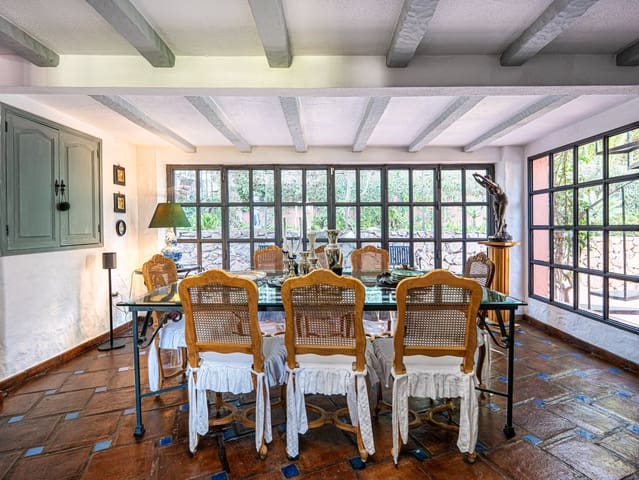 5 soverom Villa til salgs i Nueva Andalucia, Marbella med garasje - € 2 495 000 (Ref: 9334607)