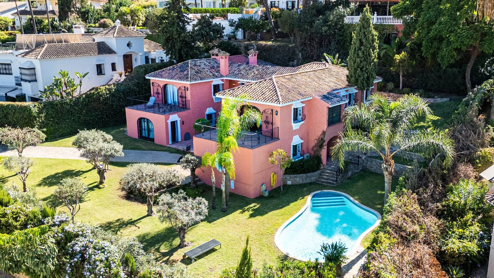 5 soverom Villa til salgs i Nueva Andalucia med garasje - € 2 495 000 (Ref: 9334607)