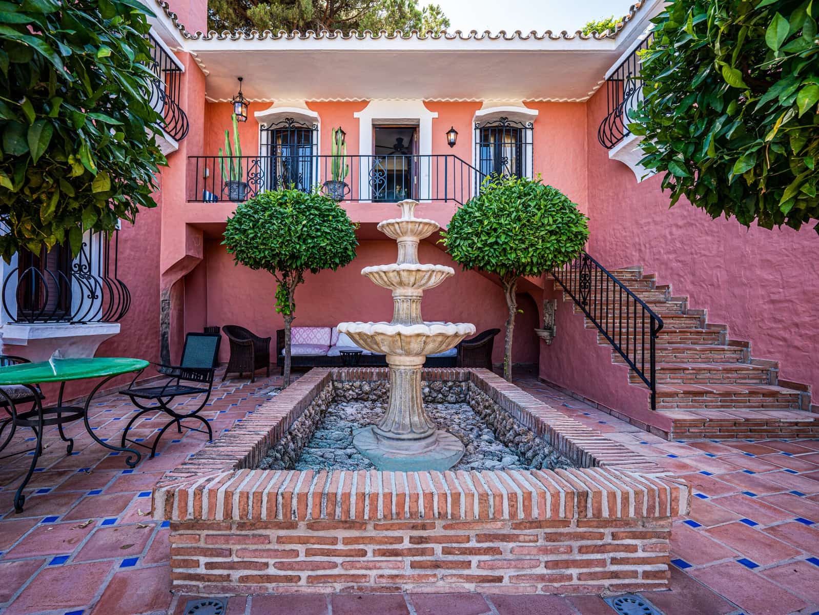 5 soverom Villa til salgs i Nueva Andalucia med garasje - € 2 495 000 (Ref: 9334607)