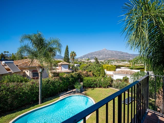 5 soverom Villa til salgs i Nueva Andalucia, Marbella med garasje - € 2 495 000 (Ref: 9334607)