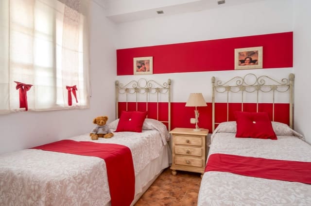 3 sovrum Lägenhet till salu i Nueva Andalucia, Marbella med pool garage - 415 000 € (Ref: 9334608)