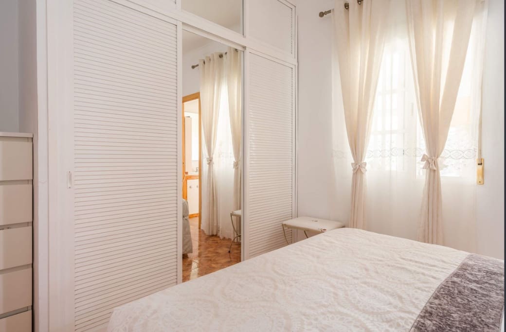 3 sovrum Lägenhet till salu i Nueva Andalucia med pool garage - 415 000 € (Ref: 9334608)