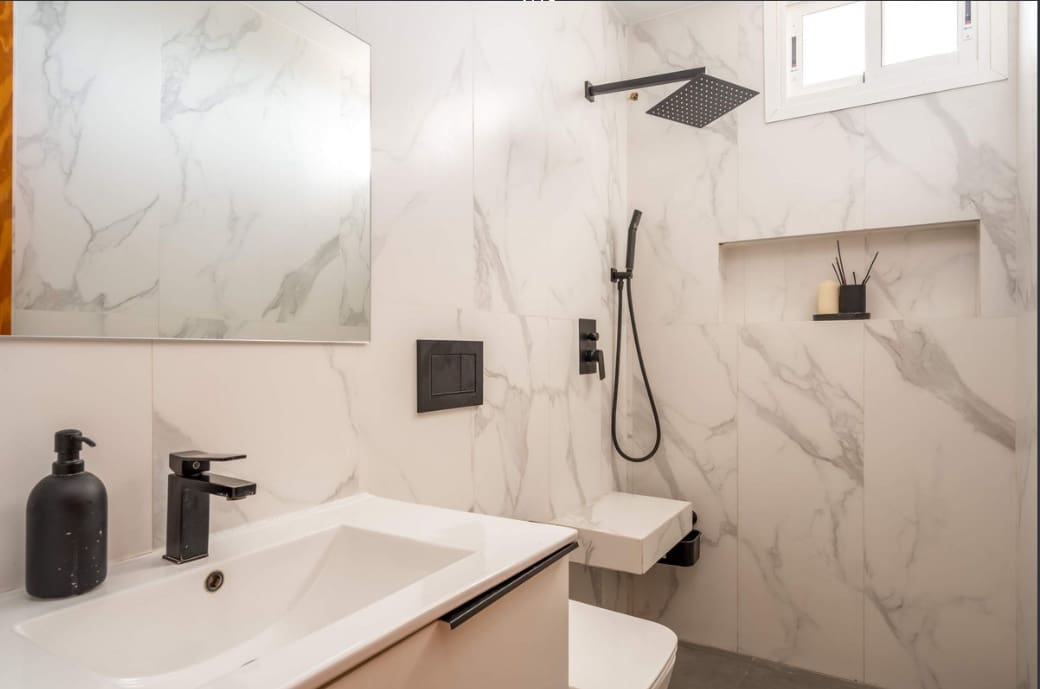 3 sovrum Lägenhet till salu i Nueva Andalucia med pool garage - 415 000 € (Ref: 9334608)