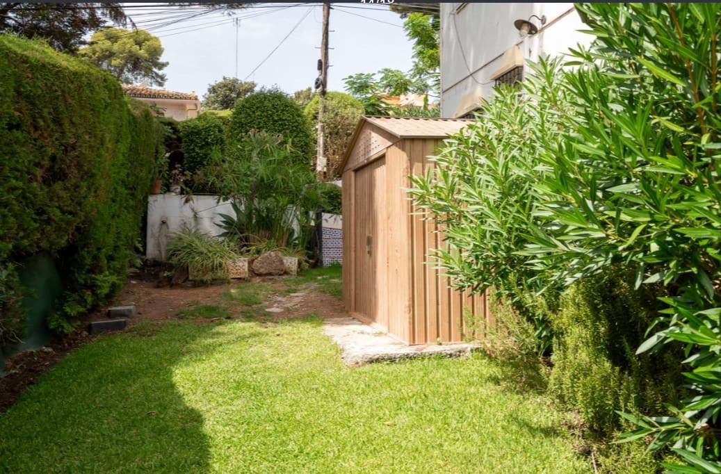 3 sovrum Lägenhet till salu i Nueva Andalucia med pool garage - 415 000 € (Ref: 9334608)