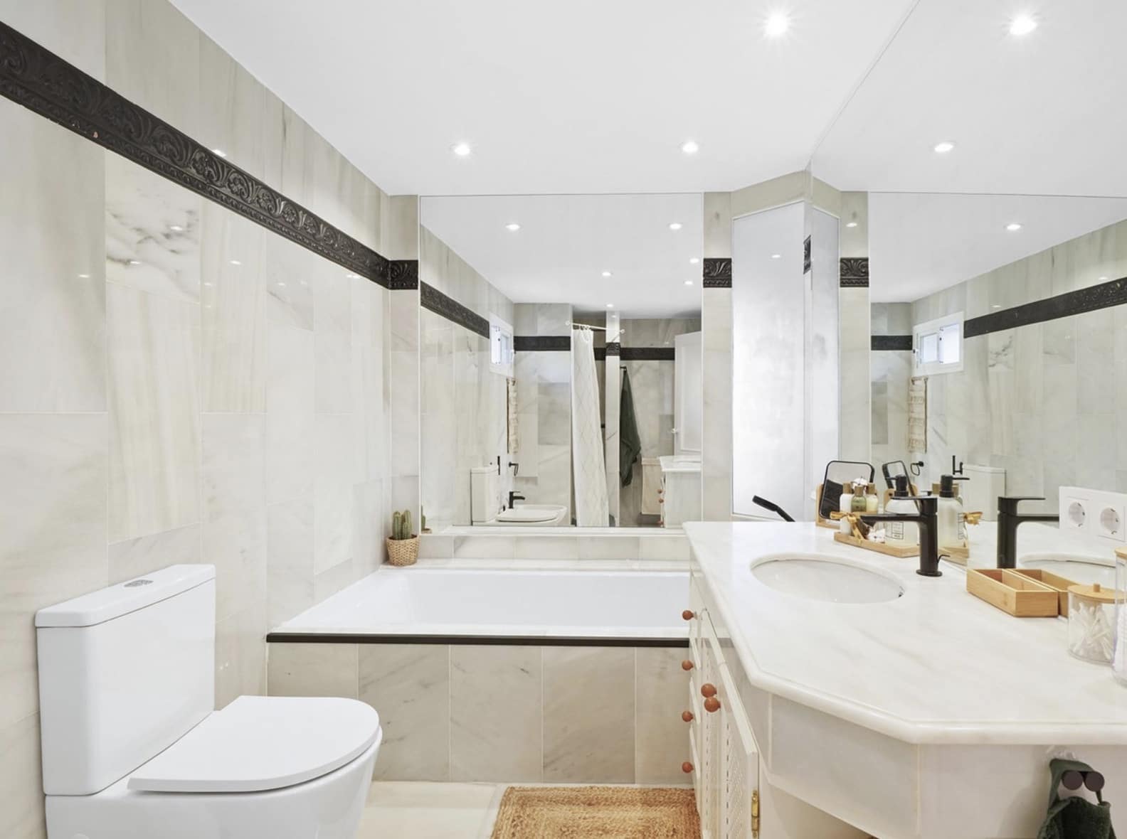 2 sypialnia Penthouse na sprzedaż w Marbella z basenem garażem - 669 000 € (Ref: 9337800)