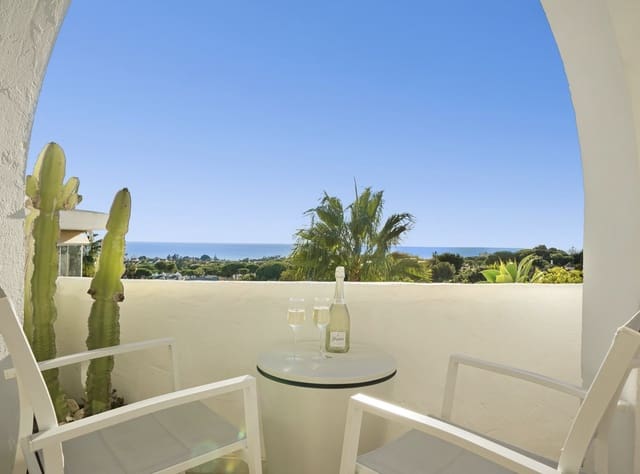 2 sypialnia Penthouse na sprzedaż w Marbella z basenem garażem - 669 000 € (Ref: 9337800)