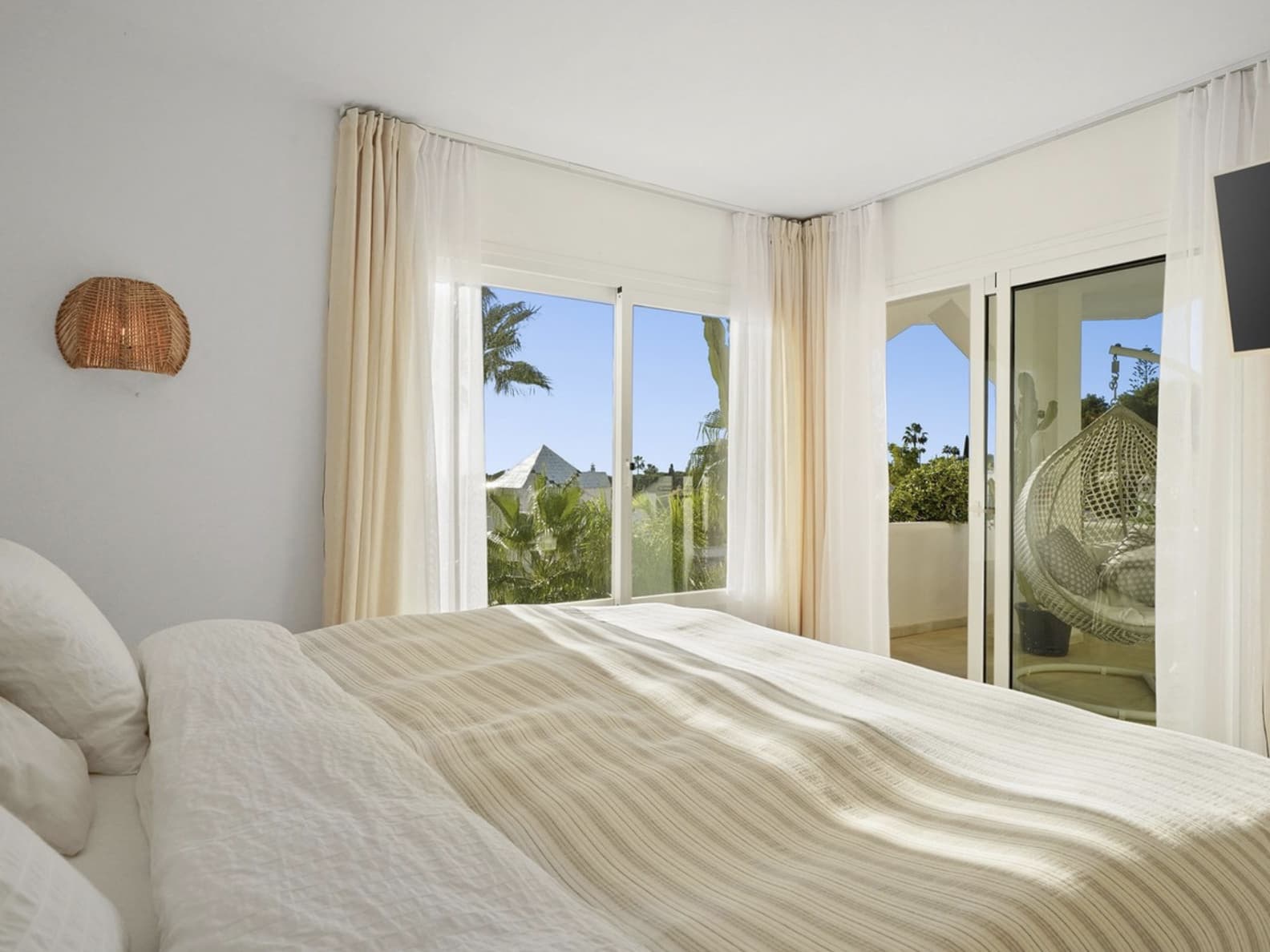 2 sypialnia Penthouse na sprzedaż w Marbella z basenem garażem - 669 000 € (Ref: 9337800)