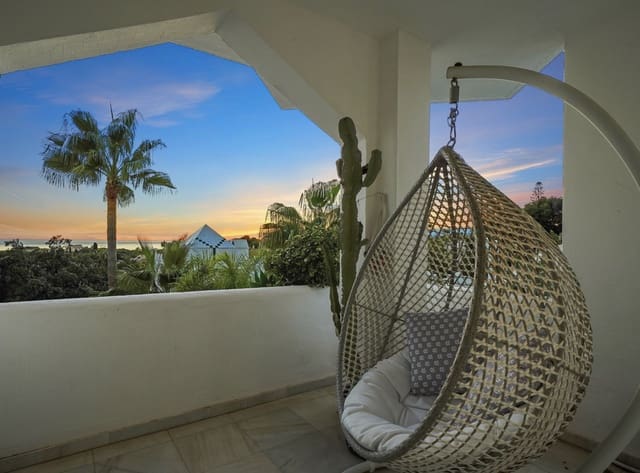 2 sypialnia Penthouse na sprzedaż w Marbella z basenem garażem - 669 000 € (Ref: 9337800)