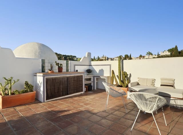 2 sypialnia Penthouse na sprzedaż w Marbella z basenem garażem - 669 000 € (Ref: 9337800)