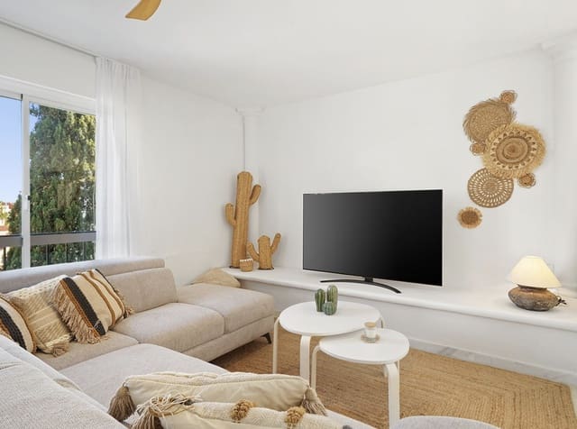 2 sypialnia Penthouse na sprzedaż w Marbella z basenem garażem - 669 000 € (Ref: 9337800)