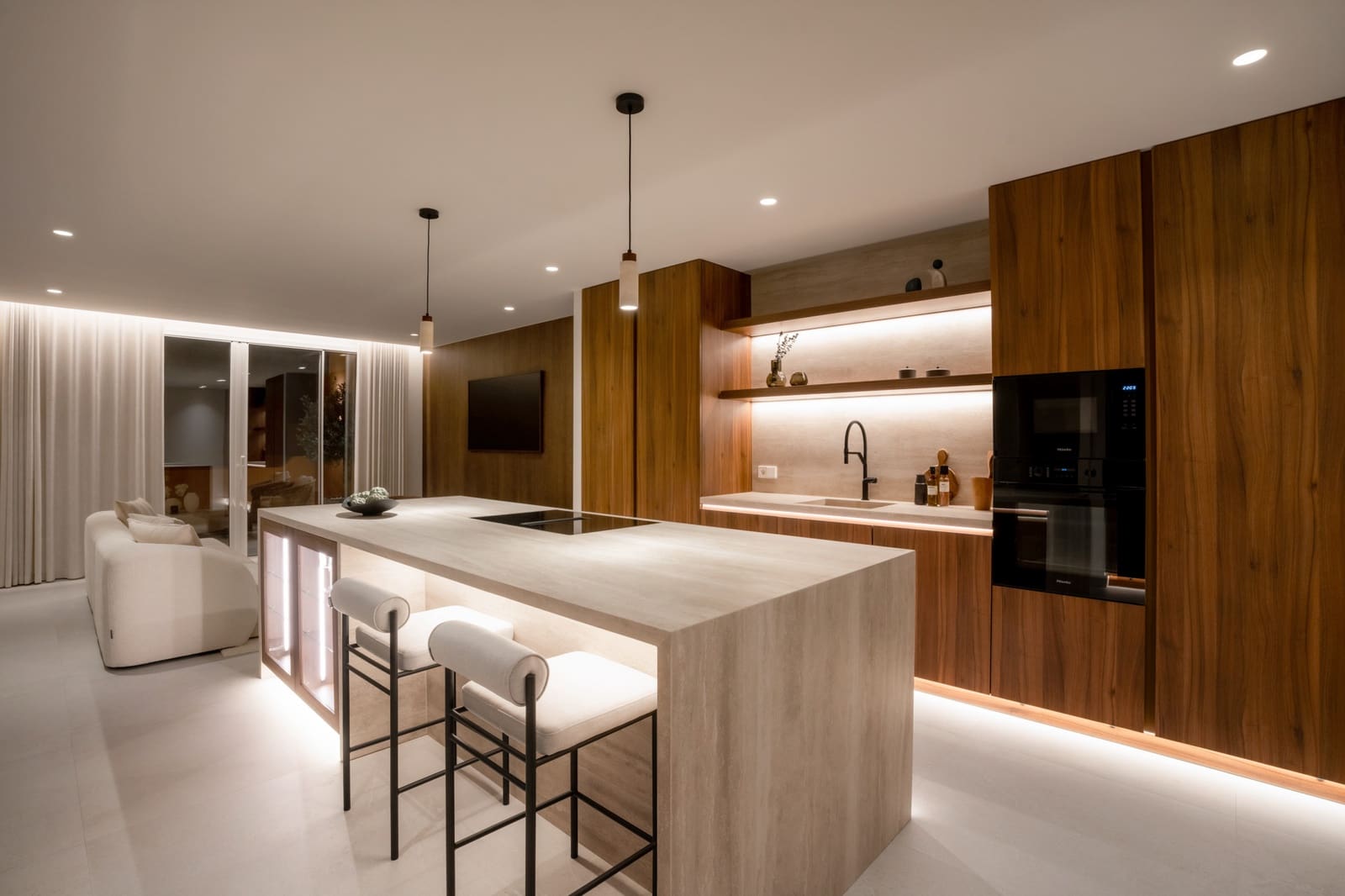 4 bedroom Penthouse for sale in Nueva Andalucia with pool garage - € 1,895,000 (Ref: 9337801)