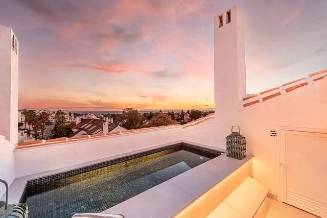 3 bedroom Penthouse for sale in Nueva Andalucía Centro, Marbella with pool garage - € 849,000 (Ref: 9337803)