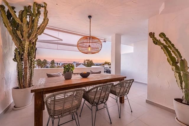 3 bedroom Penthouse for sale in Nueva Andalucía Centro, Marbella with pool garage - € 849,000 (Ref: 9337803)