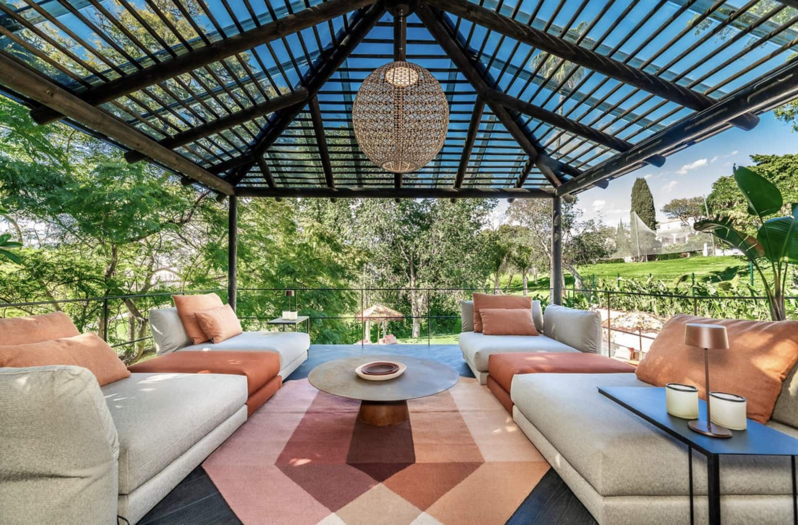 Chalet de 4 habitaciones en Guadalmina en venta con piscina garaje - 3.695.000 € (Ref: 9341036)