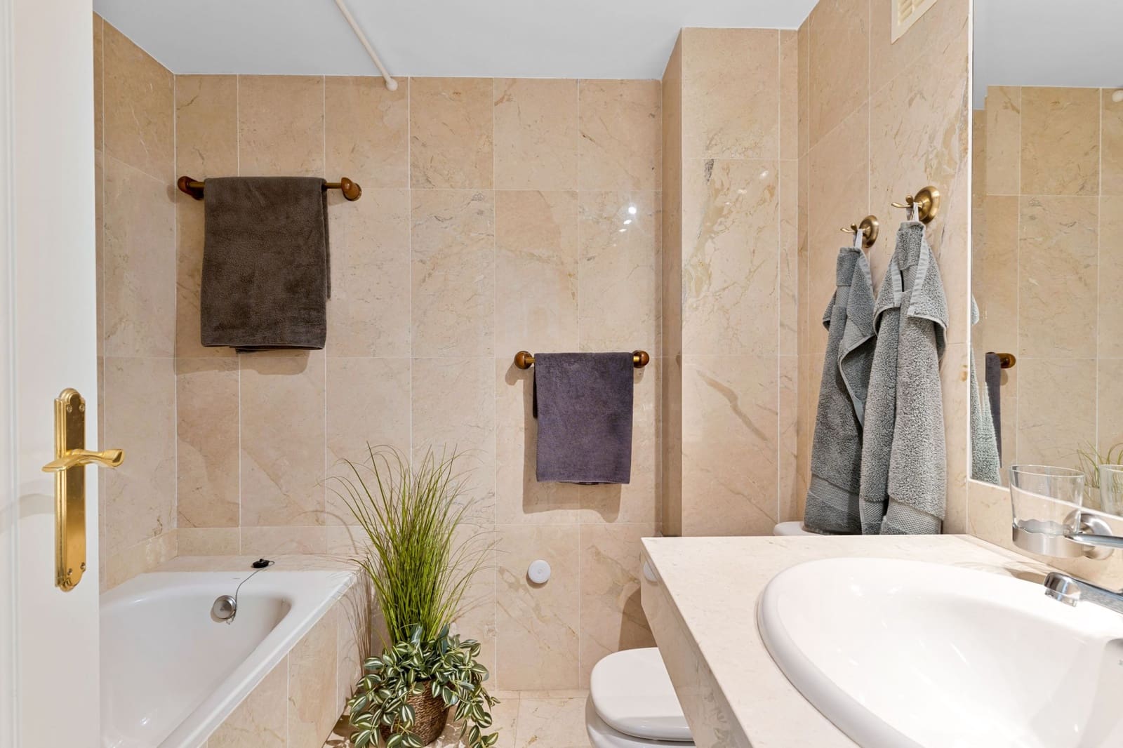 2 makuuhuone Huoneisto myytävänä paikassa Marbella mukana uima-altaan 
autotalli - 499 000 € (Ref: 9341037)