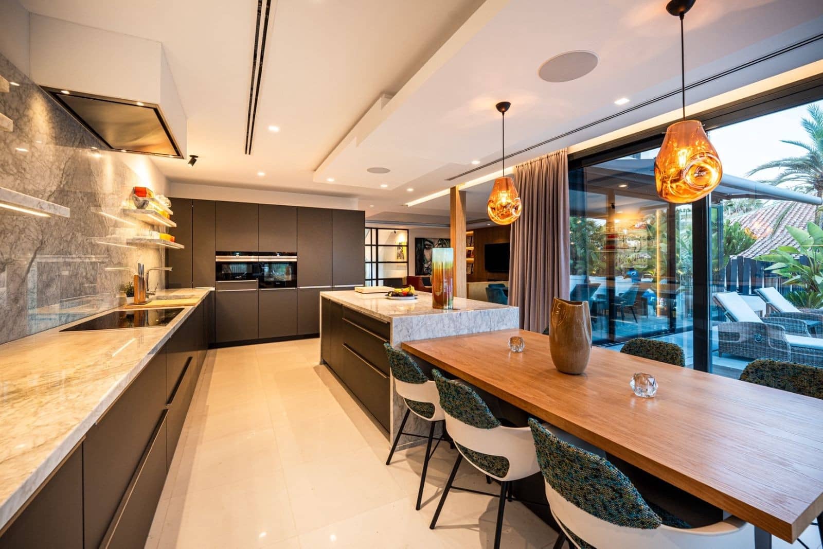 5 sovrum Villa till salu i Nueva Andalucia med pool garage - 4 950 000 € (Ref: 9344632)