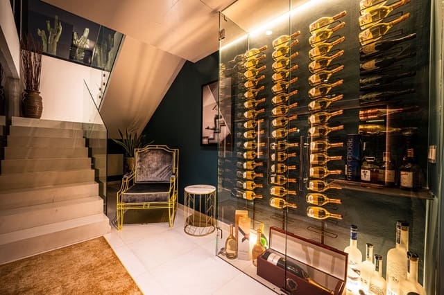 5 sovrum Villa till salu i Nueva Andalucia, Marbella med pool garage - 4 950 000 € (Ref: 9344632)