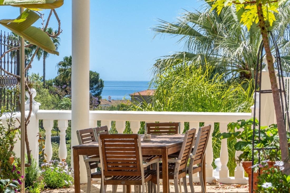 4 bedroom Villa for sale in Marbella with pool garage - € 2,490,000 (Ref: 9347114)