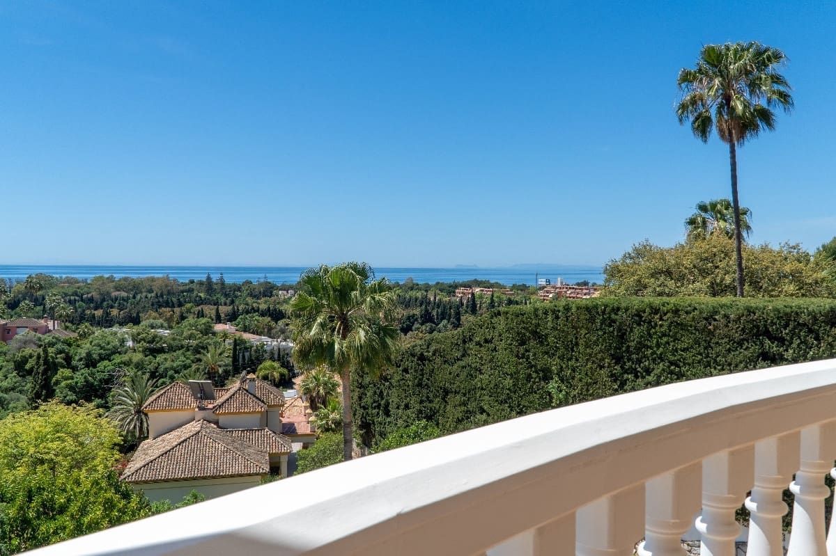 4 bedroom Villa for sale in Marbella with pool garage - € 2,490,000 (Ref: 9347114)
