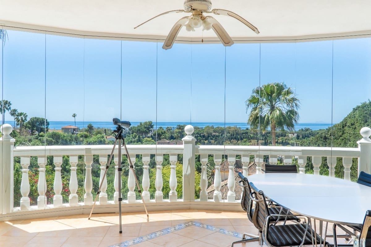 4 bedroom Villa for sale in Marbella with pool garage - € 2,490,000 (Ref: 9347114)
