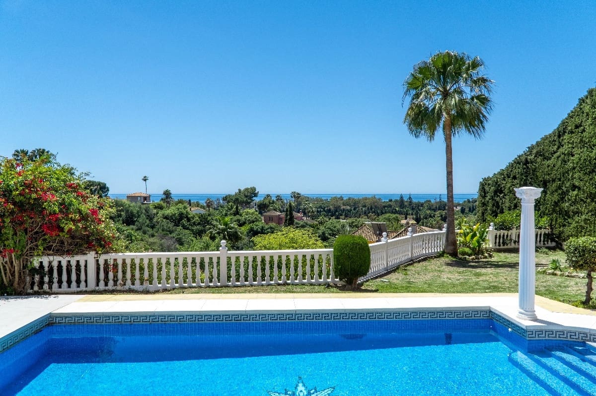 4 bedroom Villa for sale in Marbella with pool garage - € 2,490,000 (Ref: 9347114)