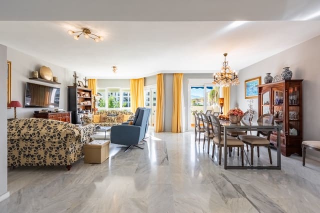 4 sypialnia Penthouse na sprzedaż w San Pedro de Alcantara, Marbella z basenem garażem - 930 000 € (Ref: 9347115)