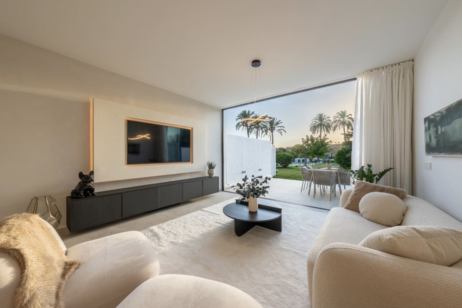 4 sovrum Hus till salu i Nueva Andalucia med pool garage - 1 590 000 € (Ref: 9347116)